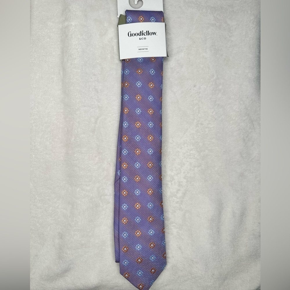 Good fellow & Co Men's Purple Floral   Neck Tie One Size